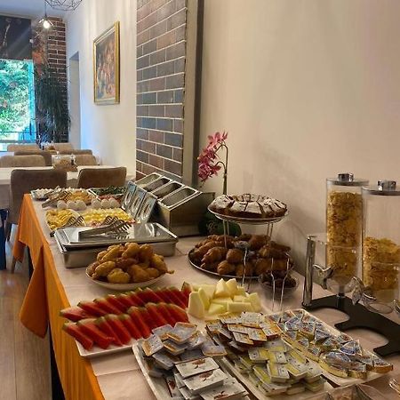 Crown Boutique Hotel Durres Ngoại thất bức ảnh