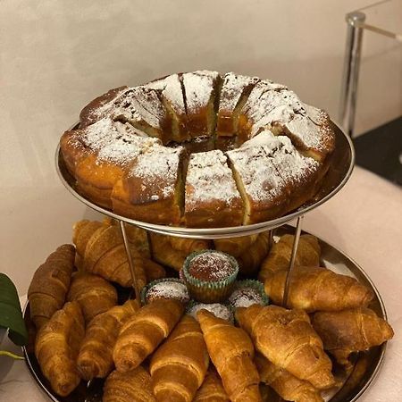 Crown Boutique Hotel Durres Ngoại thất bức ảnh