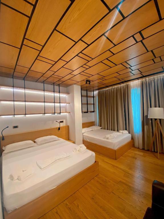 Crown Boutique Hotel Durres Ngoại thất bức ảnh