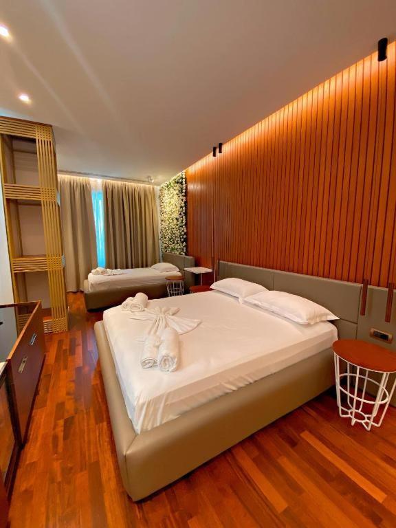 Crown Boutique Hotel Durres Ngoại thất bức ảnh