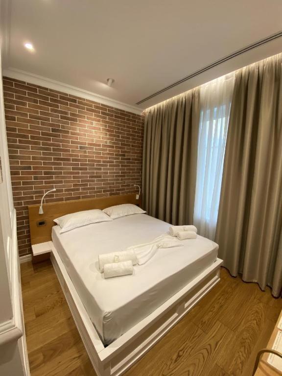 Crown Boutique Hotel Durres Ngoại thất bức ảnh