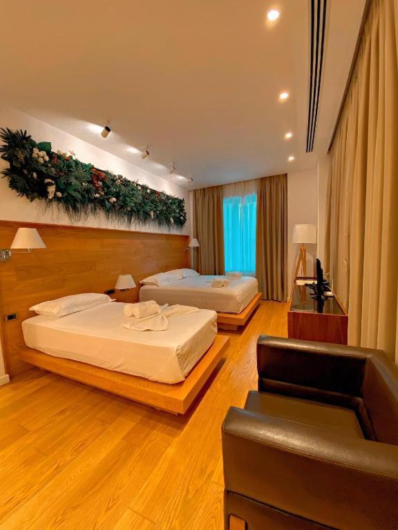 Crown Boutique Hotel Durres Ngoại thất bức ảnh