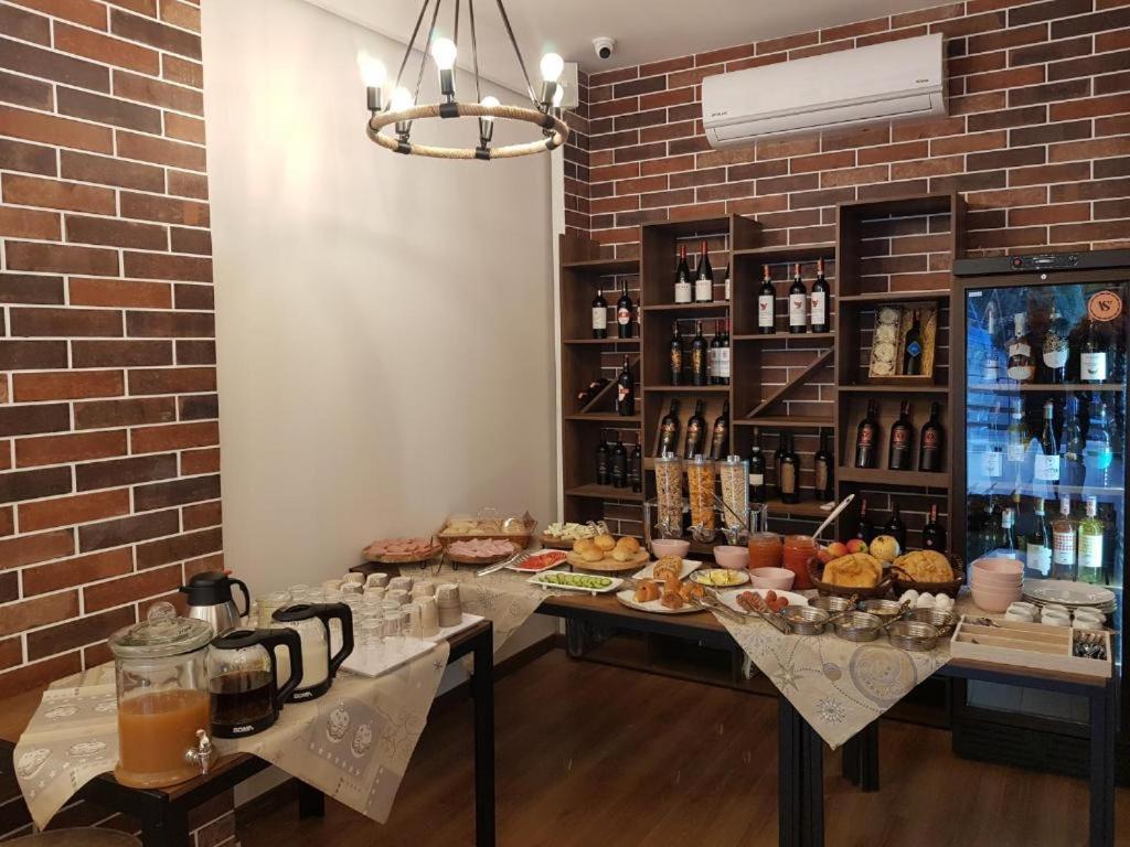 Crown Boutique Hotel Durres Ngoại thất bức ảnh